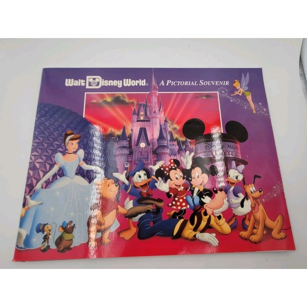 Vintage 1990's Walt Disney World Tourist Souvenir Booklet. Pictorial Souvenir